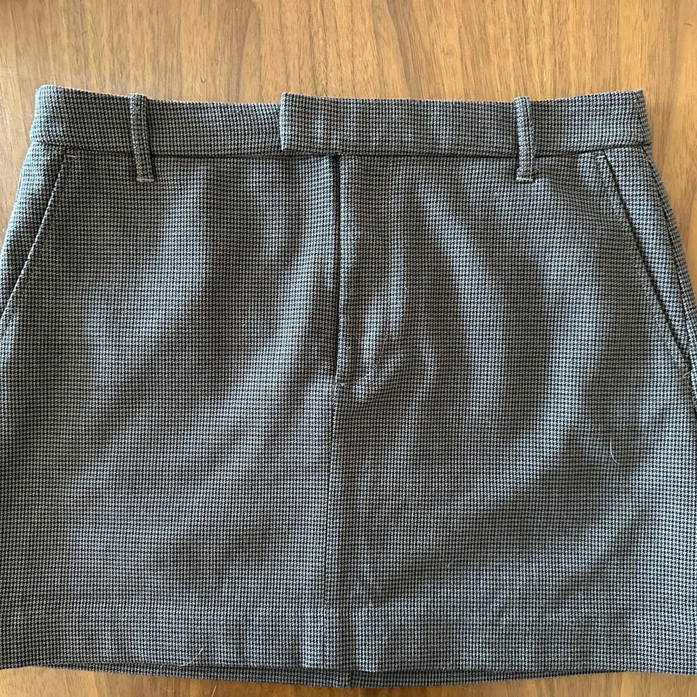 GAP Black and Gray Mini Skirt